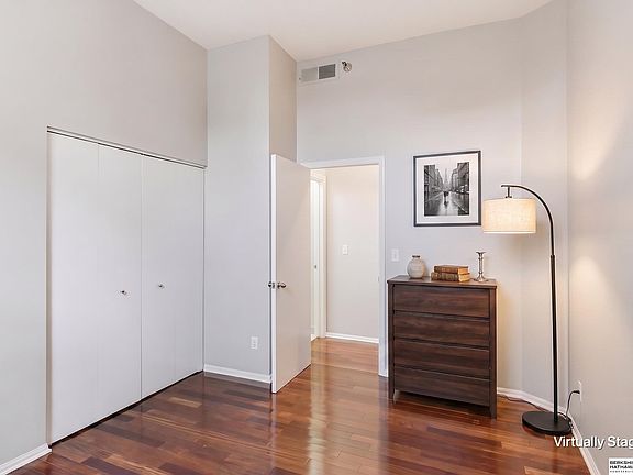 5th image of 300 S 16th St APT 701
