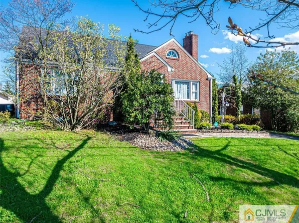 74 Albert Ave, Edison, NJ 08837