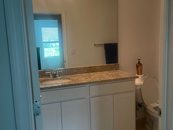 3rd image of 2220 SW Abalon Cir