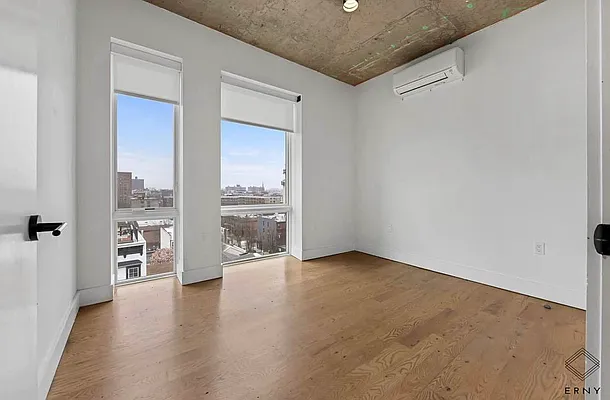 Bedroom, photo 1