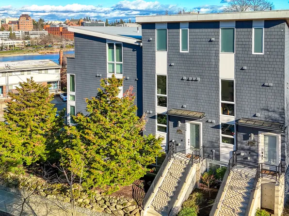 3220 Franklin Ave E, Seattle, WA 98102