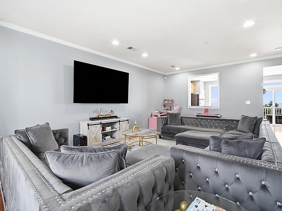 3rd image of 309 Sanderling Ln #309