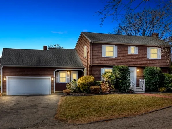 14 Alexander Cir, Marblehead, MA 01945