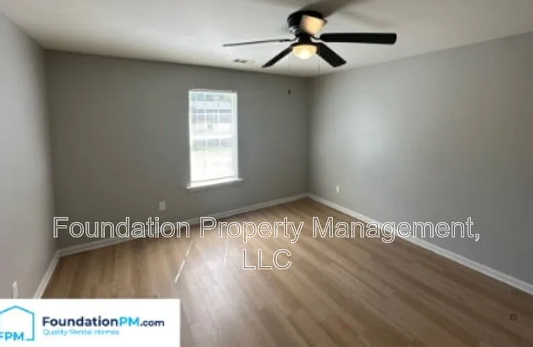 3751 Oak Lake Ln — Photo 13
