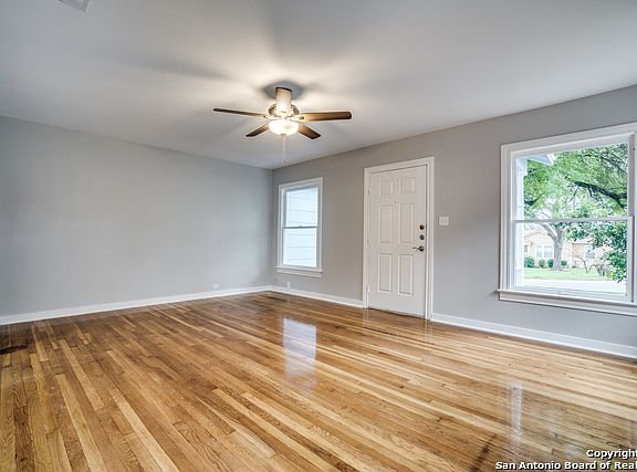 4th image of 109 Leming Dr