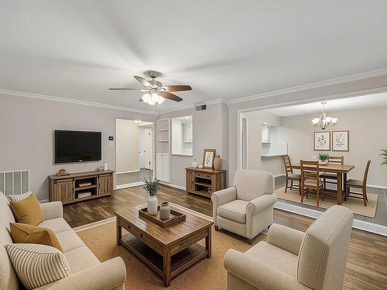 2908 Clear Springs Dr — Photo 2