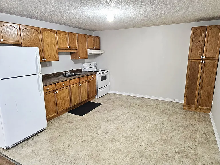 6 Lincoln Ave — Photo 3