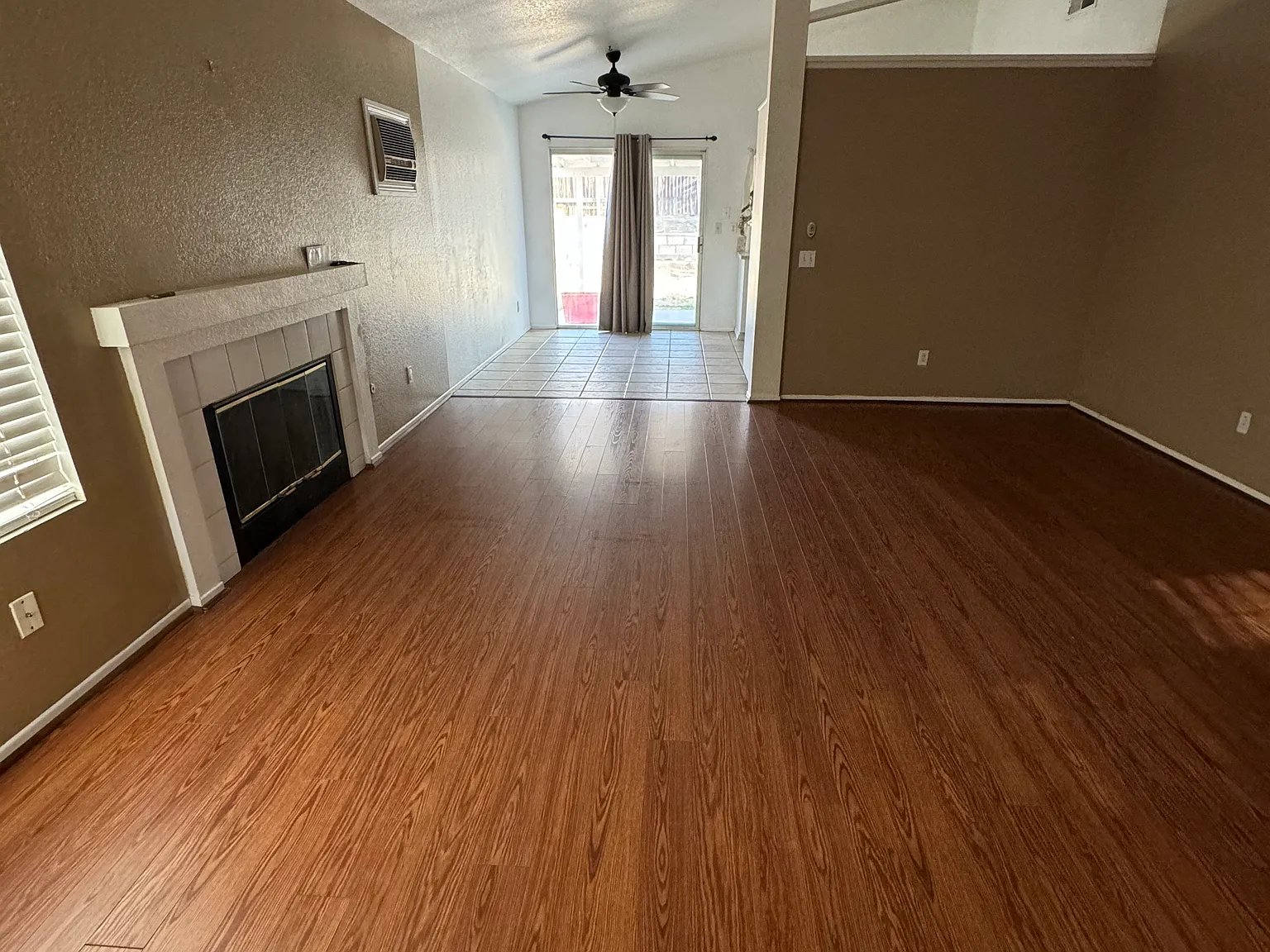 3 bed, 1104 sqft, $2,000 — Photo 3