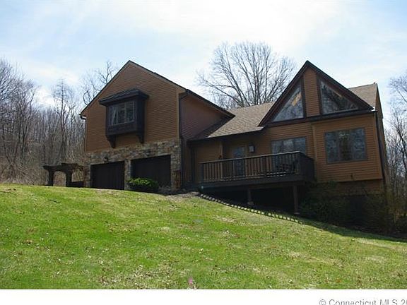 2nd image of 902 France St