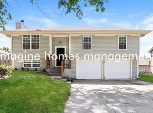 2005 NW Harbor Pl, Blue Springs, MO 64015