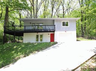 4800 Iroquois Trl, Godfrey, IL 62035