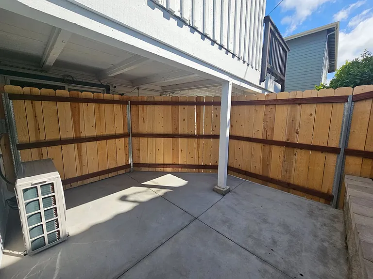 1027 & 1029 Walnut St — Photo 8