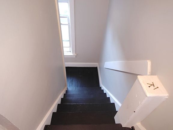 3rd image of 235 Sexton St
