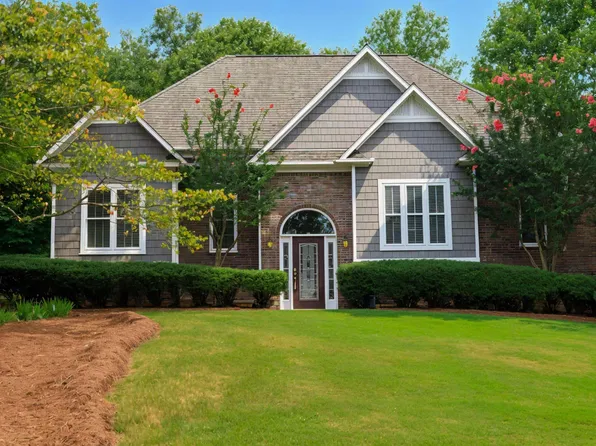 143 Grande Club Dr, Maylene, AL 35114