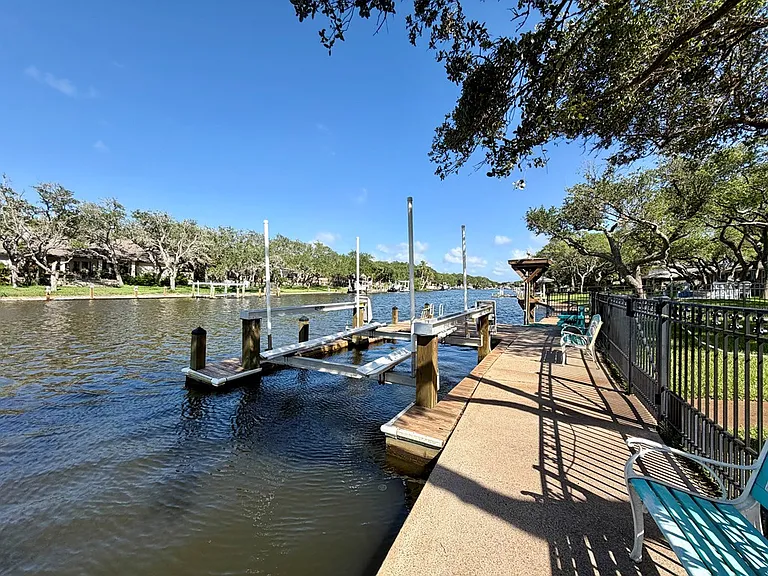 1913 Baywood Dr — Photo 35