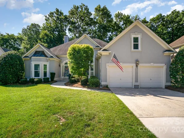 12829 Landing Green Dr, Charlotte, NC 28277