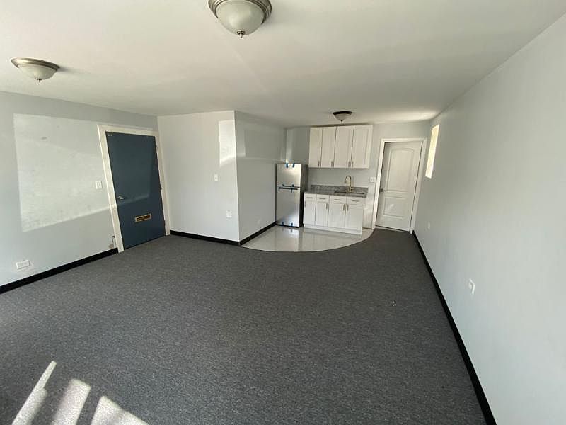 1st image of 2945 W Peterson Ave #A