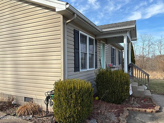 3rd image of 101 Lakeview Cir