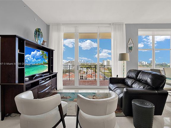 4th image of 1607 Ponce De Leon Blvd APT 10A