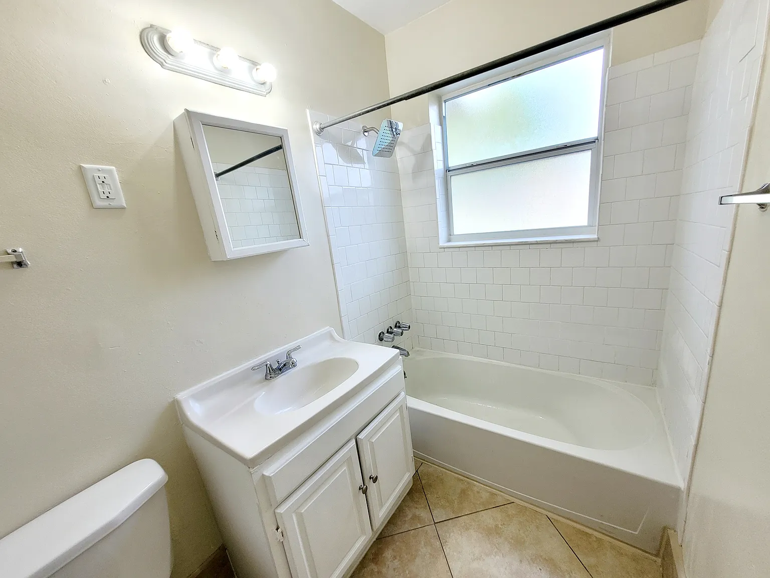 4 bed, 1442 sqft, $2,900 — Photo 4