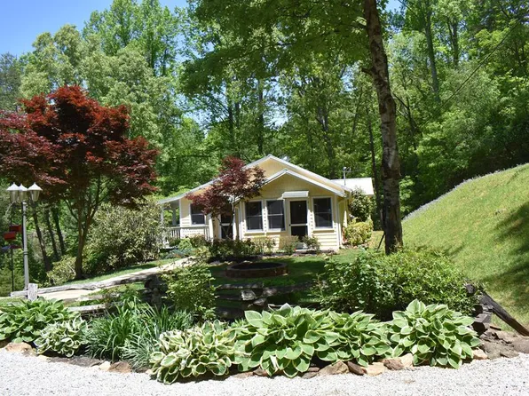 1157 Dowdle Mountain Rd, Franklin, NC 28734