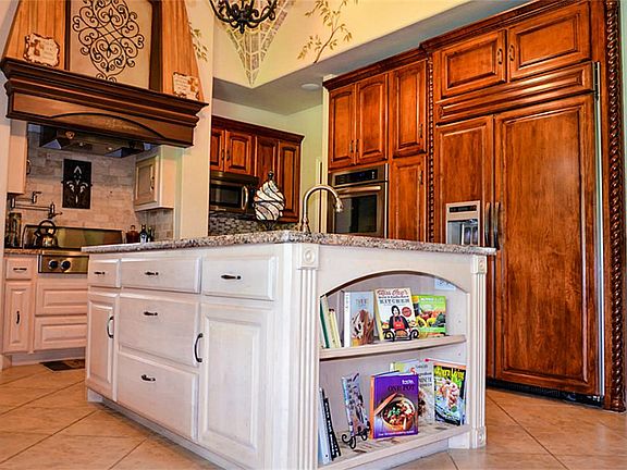 4th image of 12710 Hunters Canyon Ln