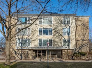 601 Ridge Rd APT 202, Wilmette, IL 60091