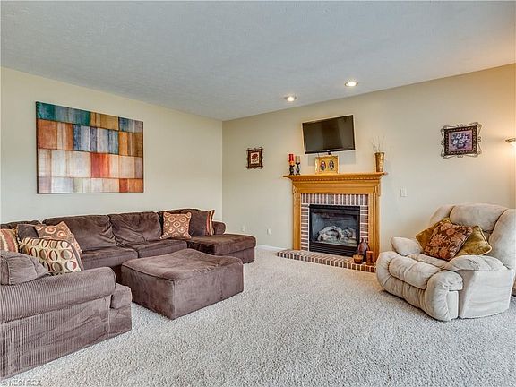 3rd image of 3491 Symphony St