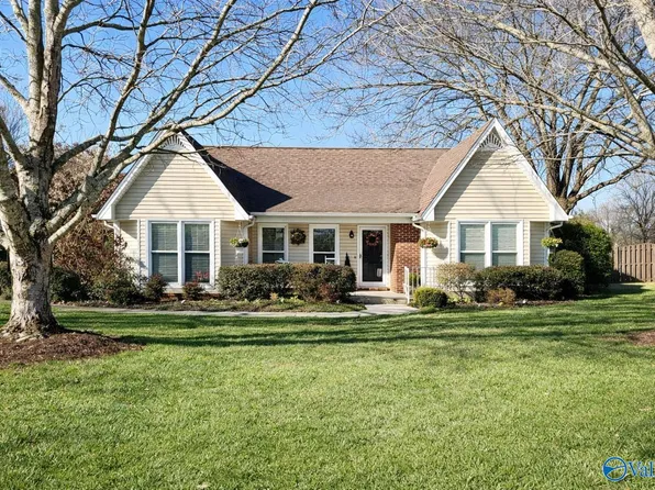 122 Break Water Dr, Huntsville, AL 35811