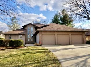 2724 Timber Pointe Dr, Springfield, IL 62702