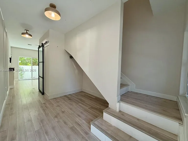 1035 NW 2nd Ave — Photo 7
