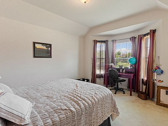4th image of 223 Timber Dr