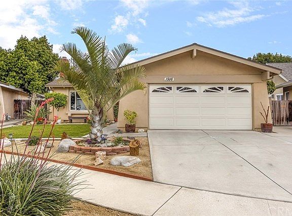 2nd image of 1916 N Deer Creek Cir