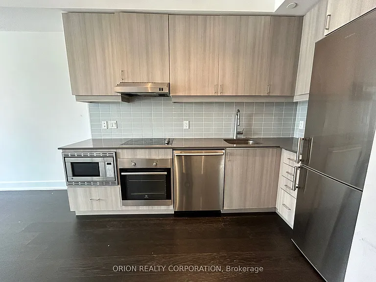 7 Kenaston Gdns #707 — Photo 3