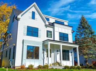 889 Cherry St, Winnetka, IL 60093