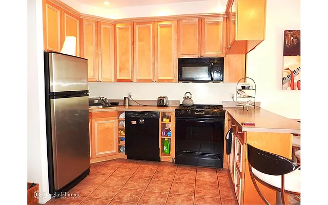 Rented by Douglas Elliman | media 24