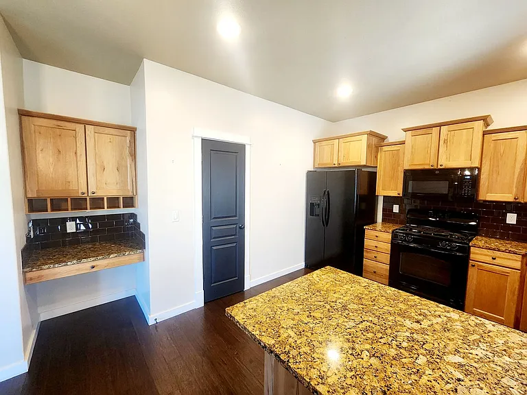 101 Stone Fly Dr — Photo 8