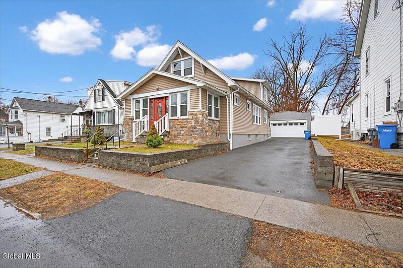 3rd image of 36 Frost Place