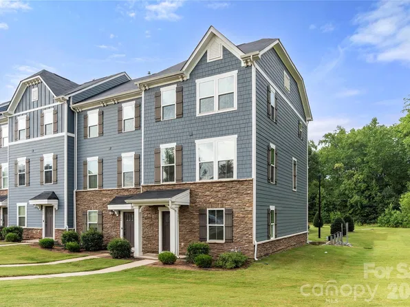 10620 Overlook Mountain Dr, Charlotte, NC 28216