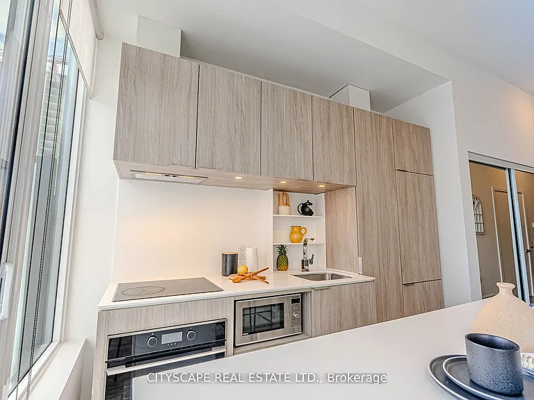 77 Shuter St #907 — Photo 33