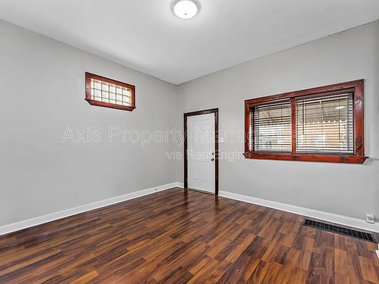 3168 Pennsylvania Ave — Photo 14