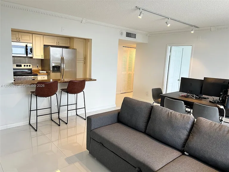 13499 Biscayne Blvd #1407 — Photo 4