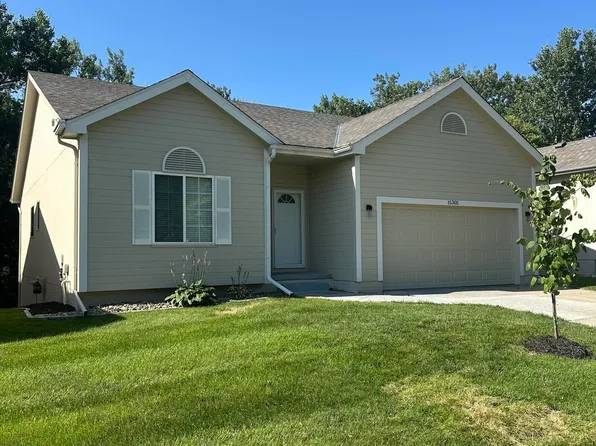 15305 Saratoga St, Omaha, NE 68116