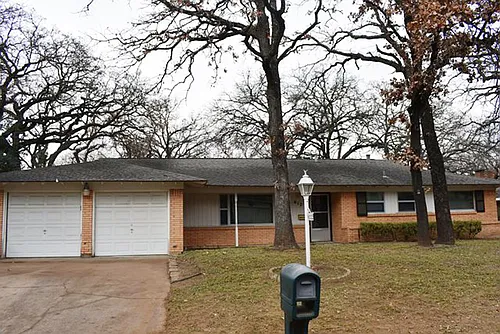 612 Hillview Dr Photo 1