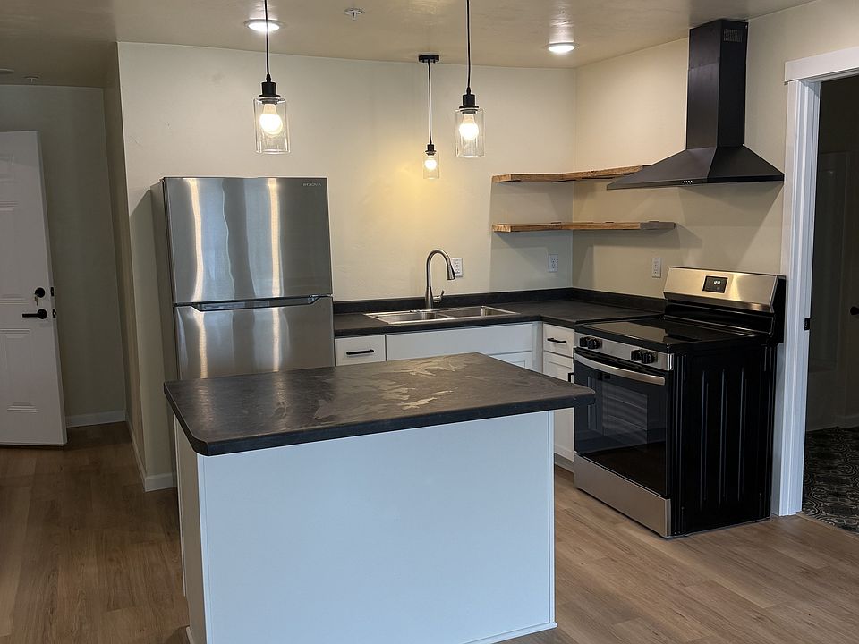 1st image of 135 N 4th Ave #11574351