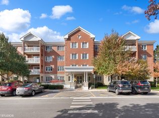 1220 Depot St UNIT 104, Glenview, IL 60025