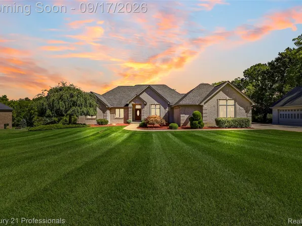 5669 Spruce Trl, Almont, MI 48003