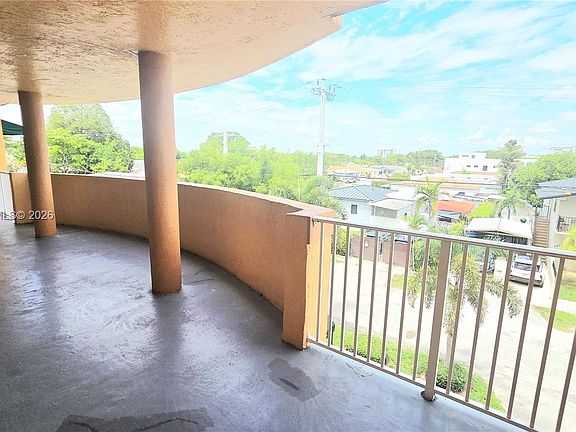 2nd image of 2441 SW 31st Ave APT 207