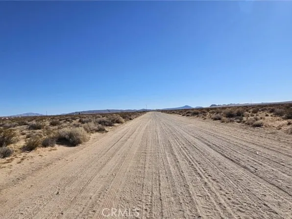 800 Tate Ln, Lucerne Valley, CA 92356