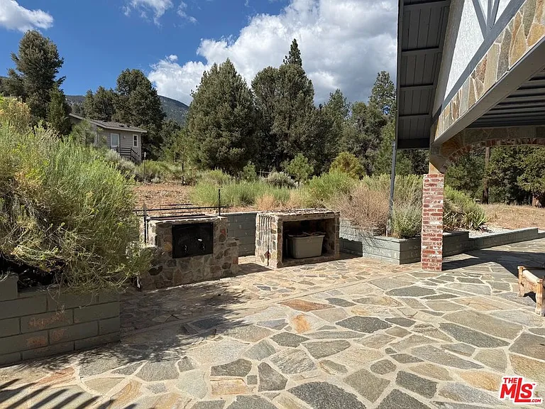1196 Willow Ln — Photo 34
